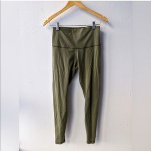 Lululemon Green Ankle crops/ Leggings | 6